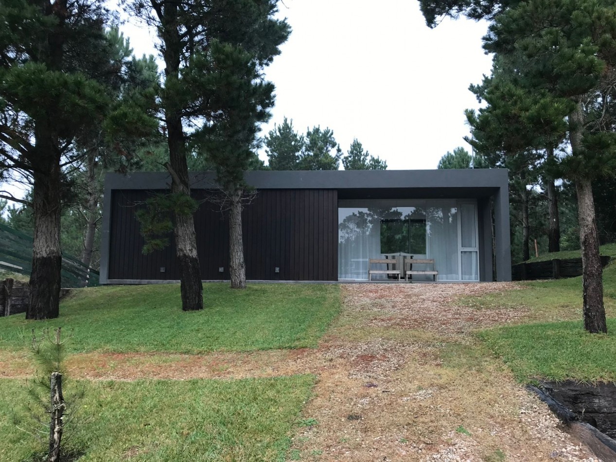 Venta y alquiler casa en Costa Esmeralda deportiva