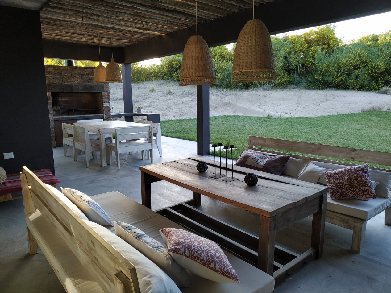 Venta casa Costa Esmeralda Ecuestre fondo libre 2 dorm