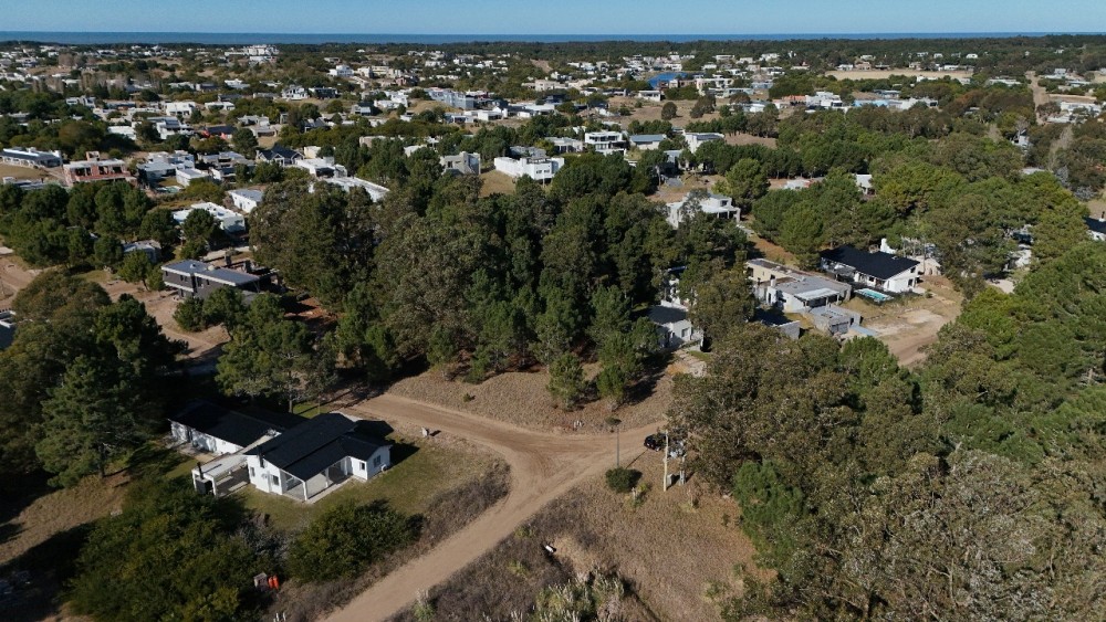 Fideicomiso inmobiliario versus fideicomiso financiero: ¿qué firmás cuando comprás en un barrio como Costa Esmeralda o Villarobles?