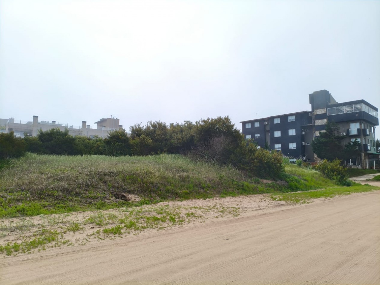 LOTE MULTIFAMILIAR VALERIA DEL MAR frente al mar