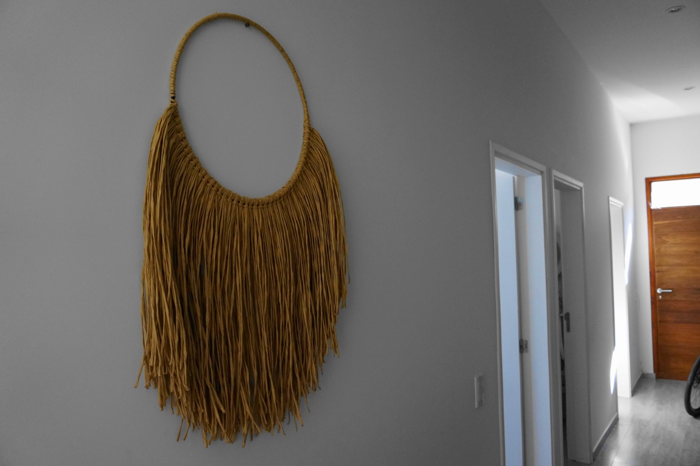 Casa con pileta y jardin en venta. Barrio Alamos, 4 dorm. oportunidad