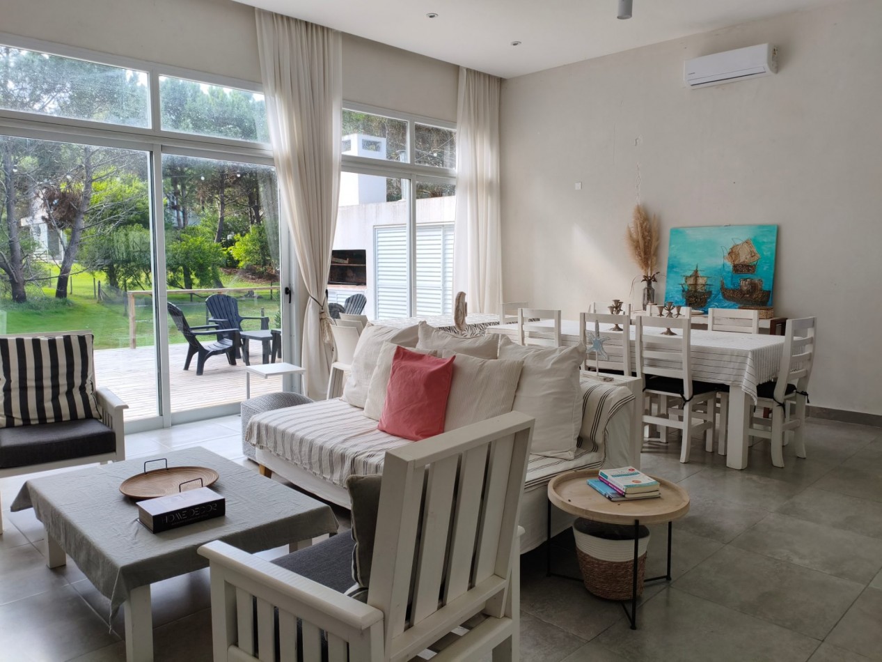 Casa alquiler Costa Esmeralda Residencial 3 dorm. jardin