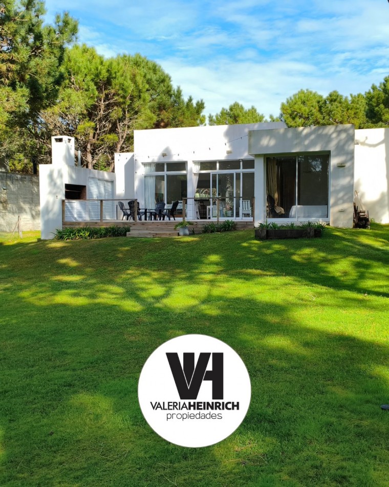 Casa alquiler Costa Esmeralda Residencial 3 dorm. jardin