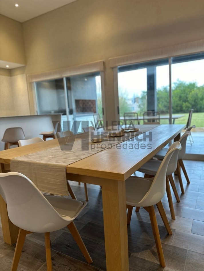 Venta casa en Costa Esmeralda Deportiva 4dorm
