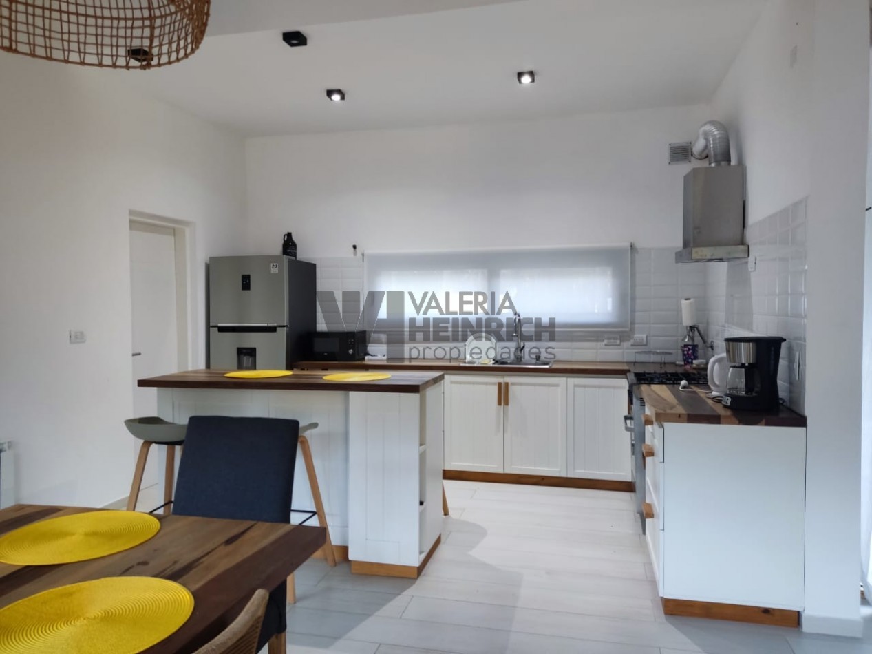 Alquiler y Venta Casa Villarobles con piscina 6 pax. 