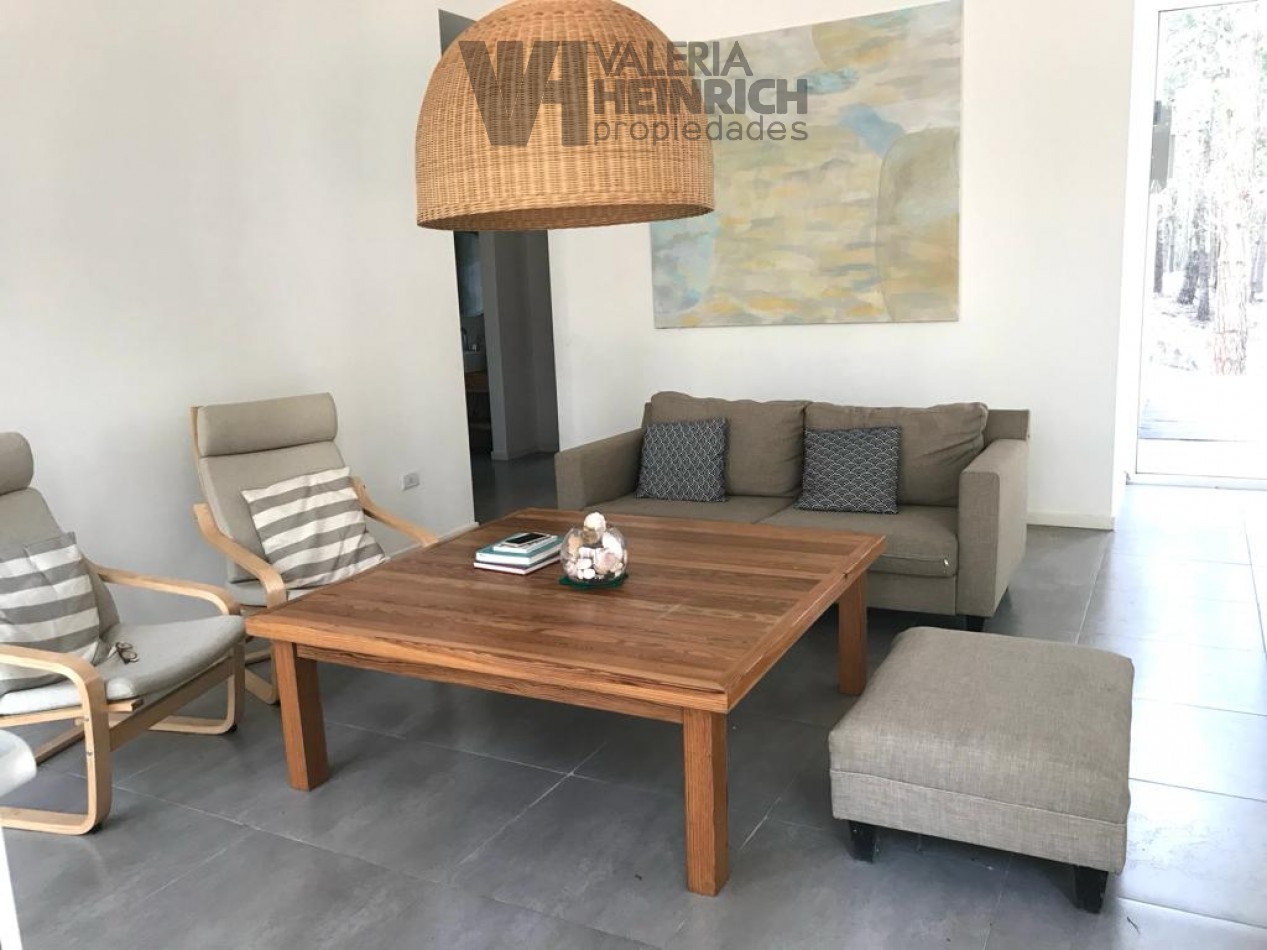 Venta casa Villarobles Pinamar 4 dorm.