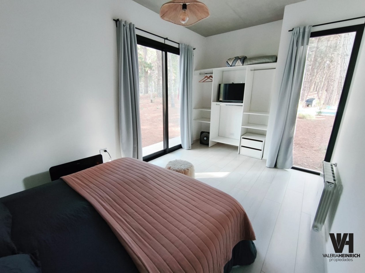 Alquiler y Venta Casa Villarobles con piscina 6 pax. 
