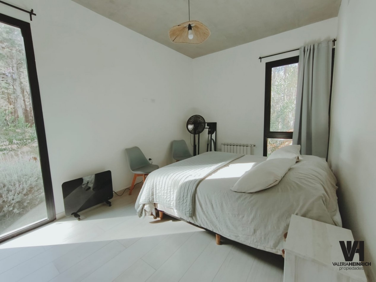 Alquiler y Venta Casa Villarobles con piscina 6 pax. 