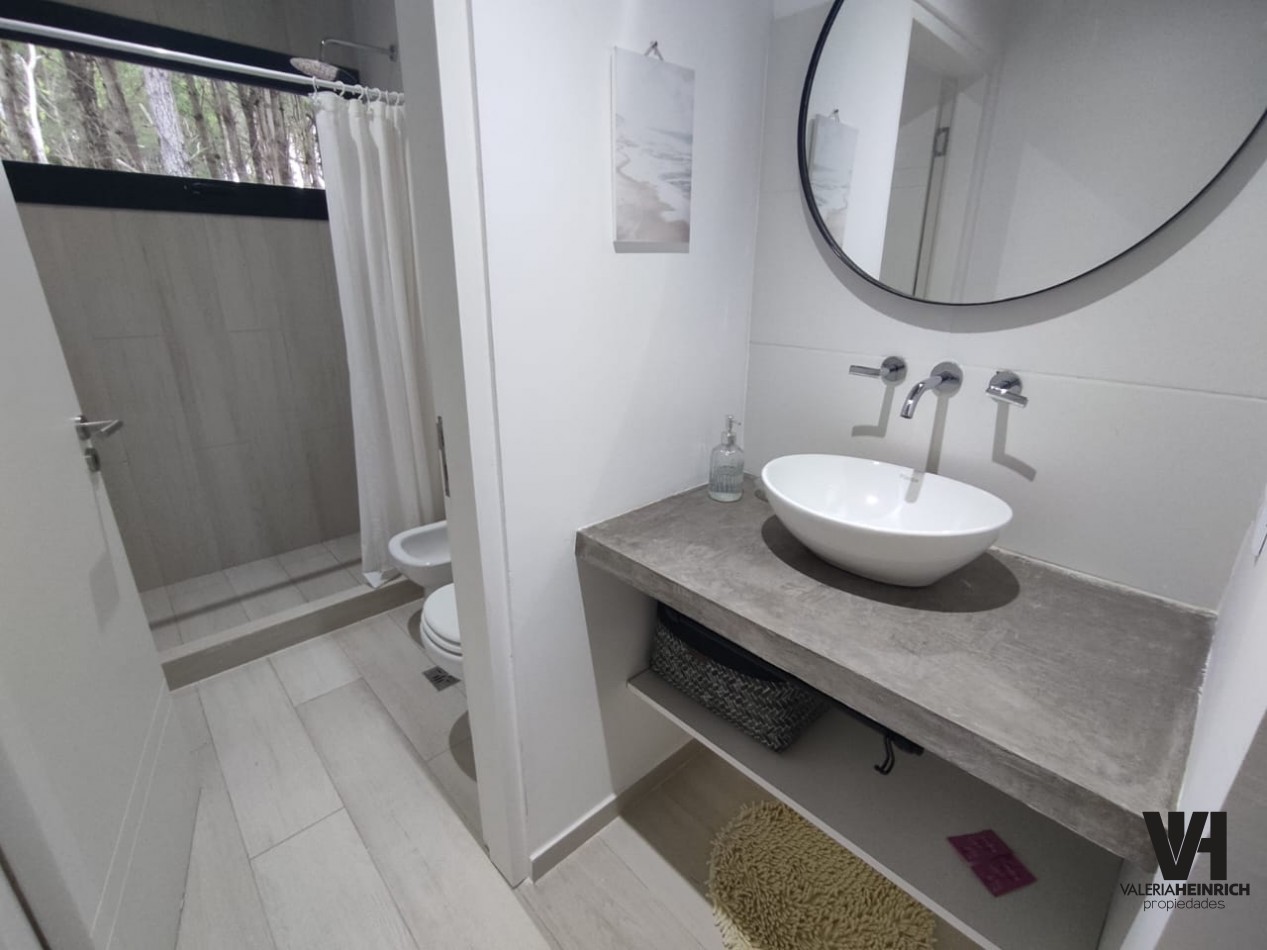 Alquiler y Venta Casa Villarobles con piscina 6 pax. 