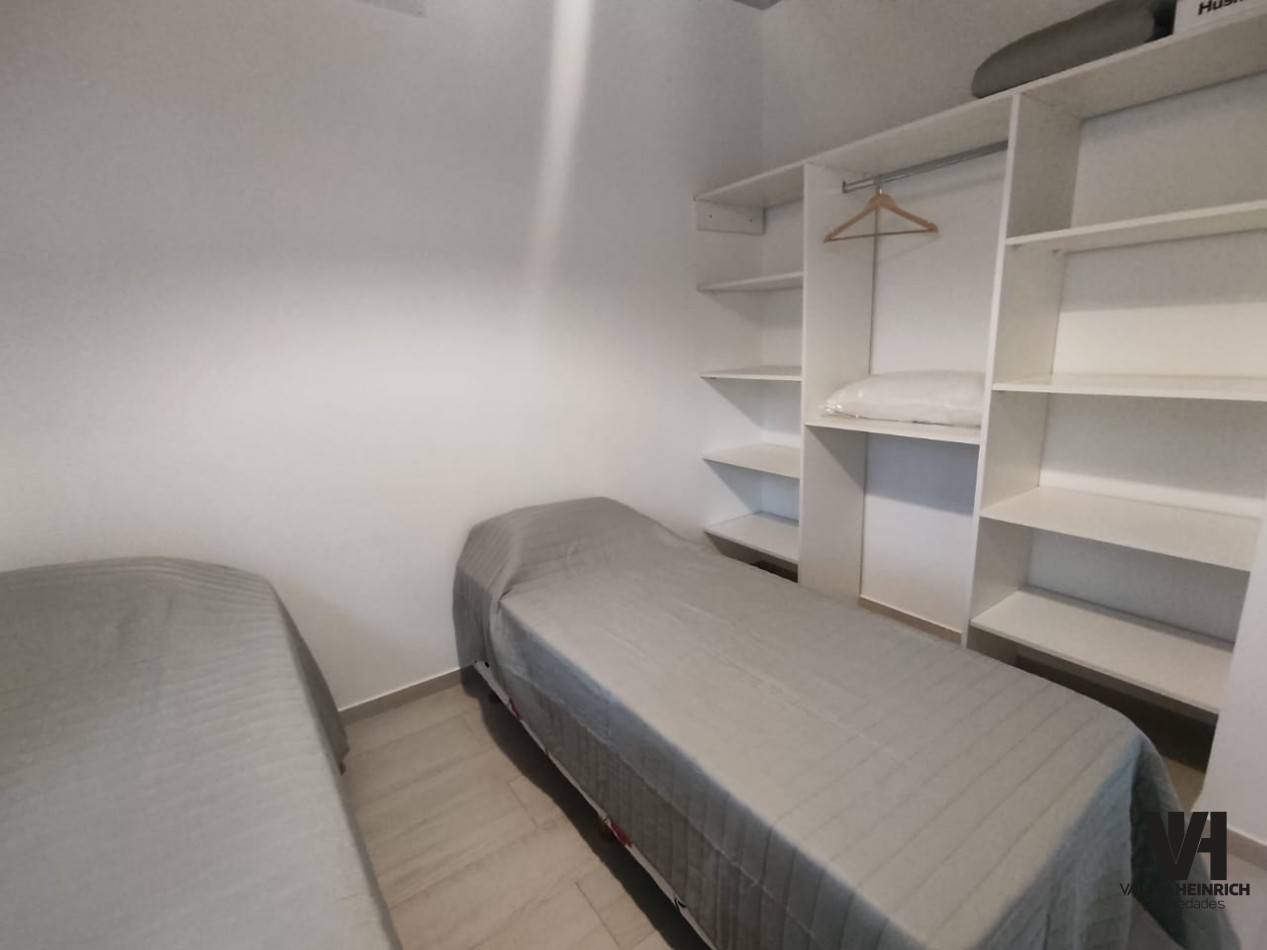Alquiler y Venta Casa Villarobles con piscina 6 pax. 