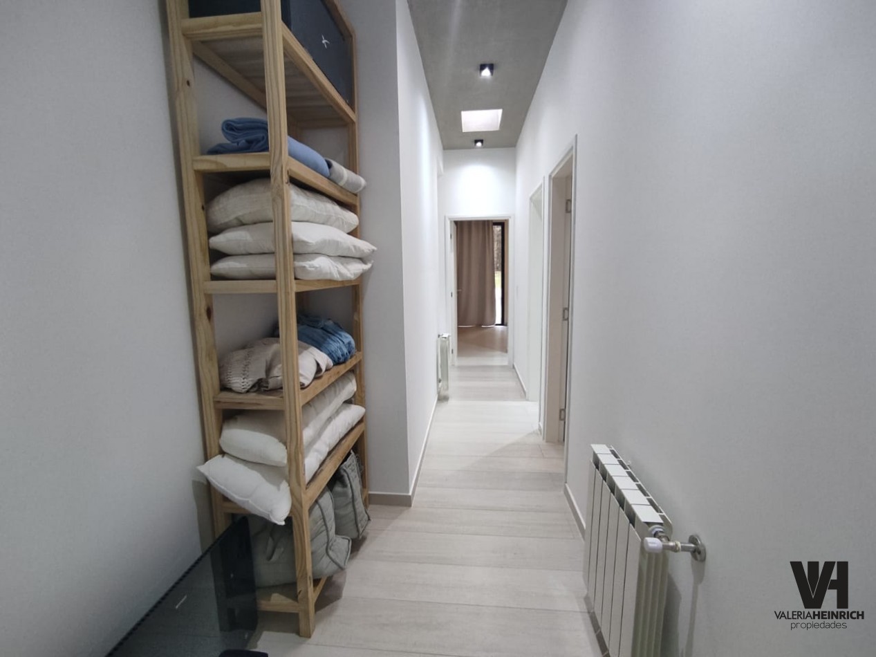 Alquiler y Venta Casa Villarobles con piscina 6 pax. 
