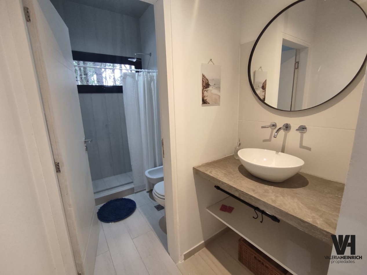 Alquiler y Venta Casa Villarobles con piscina 6 pax. 