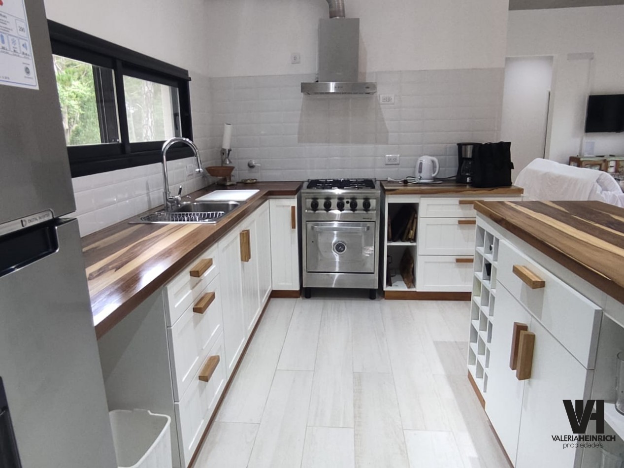 Alquiler y Venta Casa Villarobles con piscina 6 pax. 