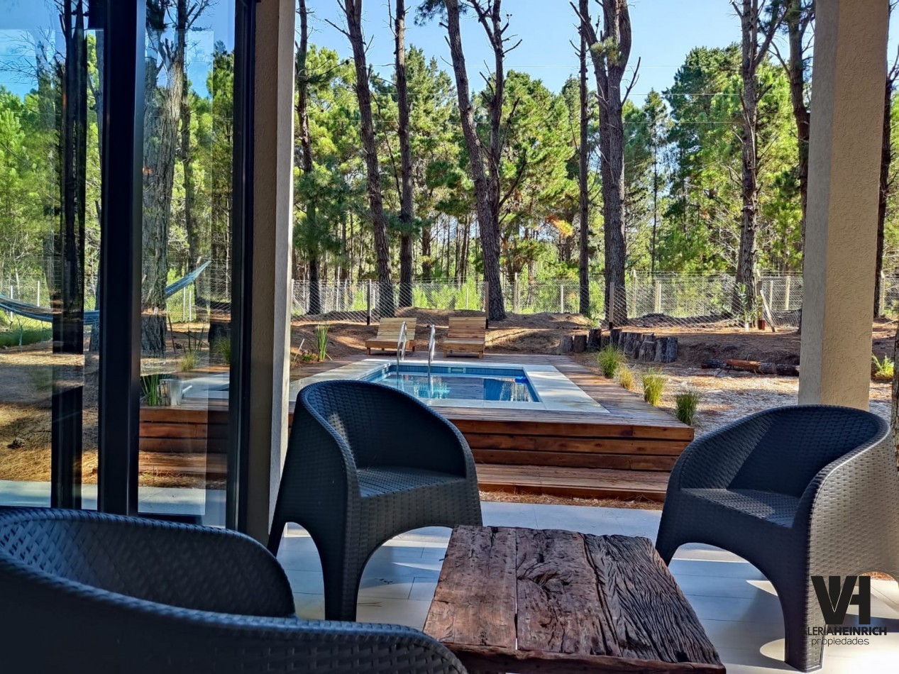 Alquiler y Venta Casa Villarobles con piscina 6 pax. 