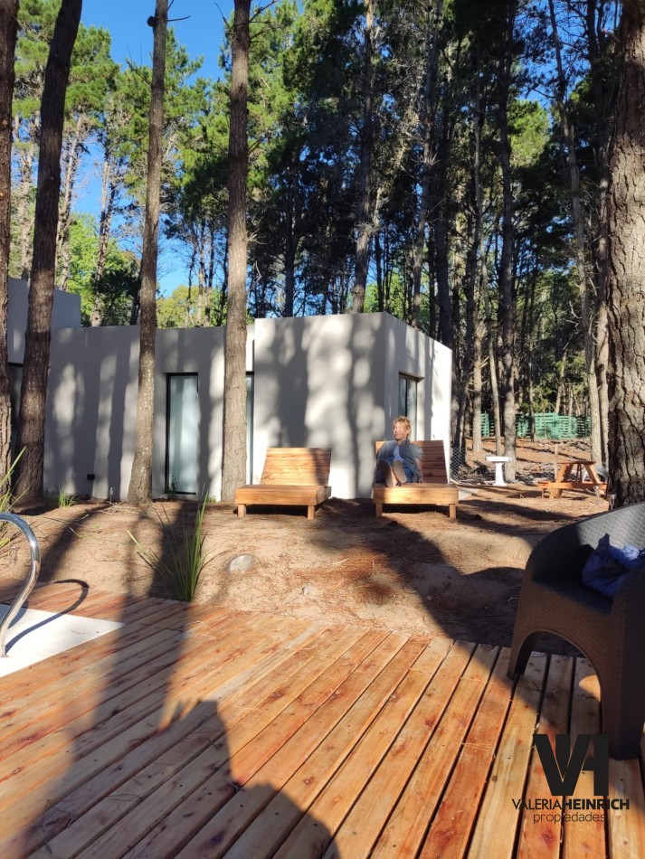 Alquiler y Venta Casa Villarobles con piscina 6 pax. 