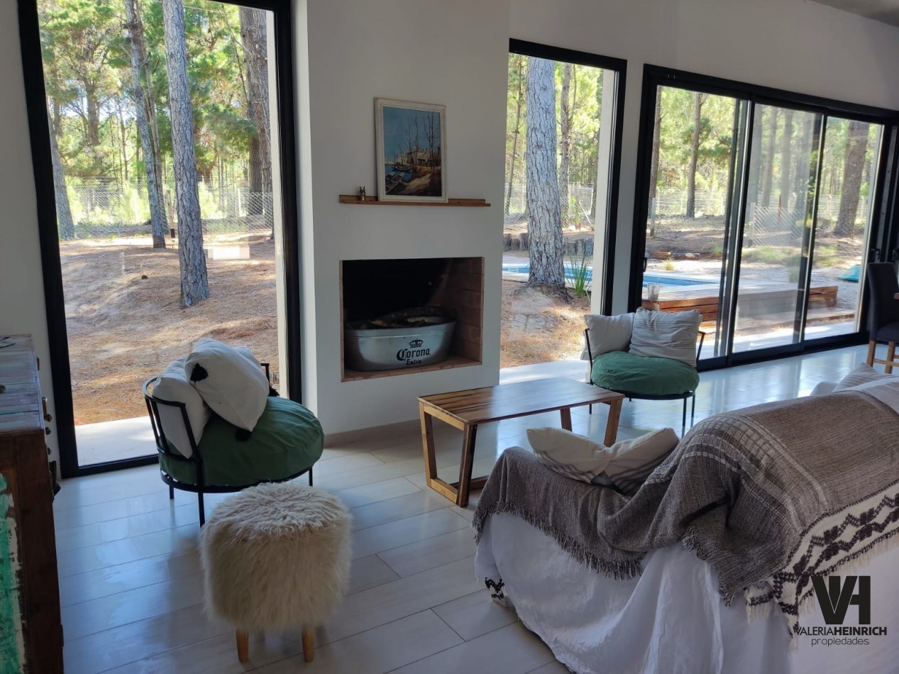Alquiler y Venta Casa Villarobles con piscina 6 pax. 