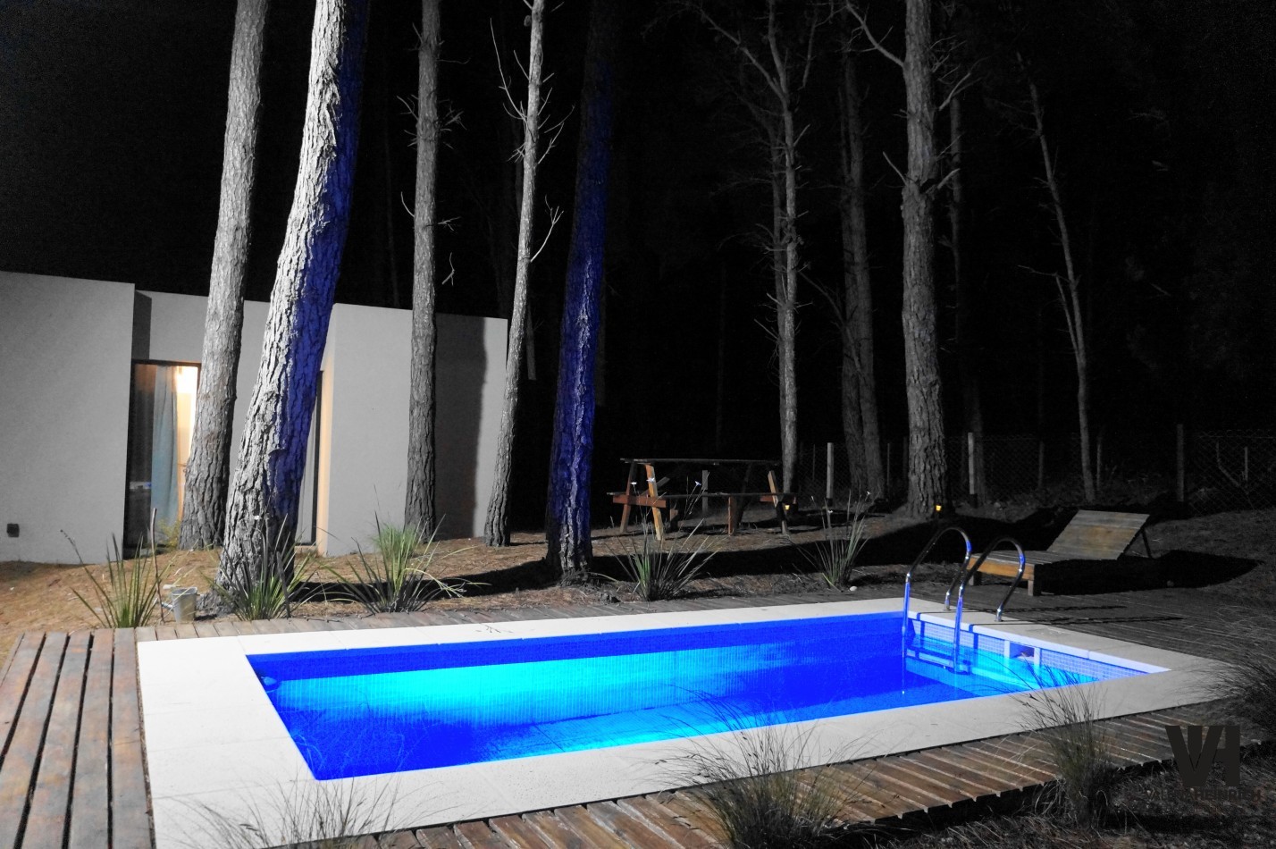 Alquiler y Venta Casa Villarobles con piscina 6 pax. 