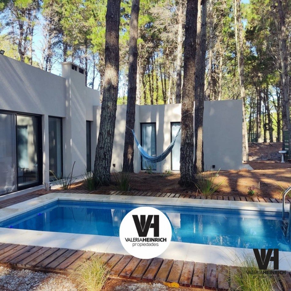 Alquiler y Venta Casa Villarobles con piscina 6 pax. 