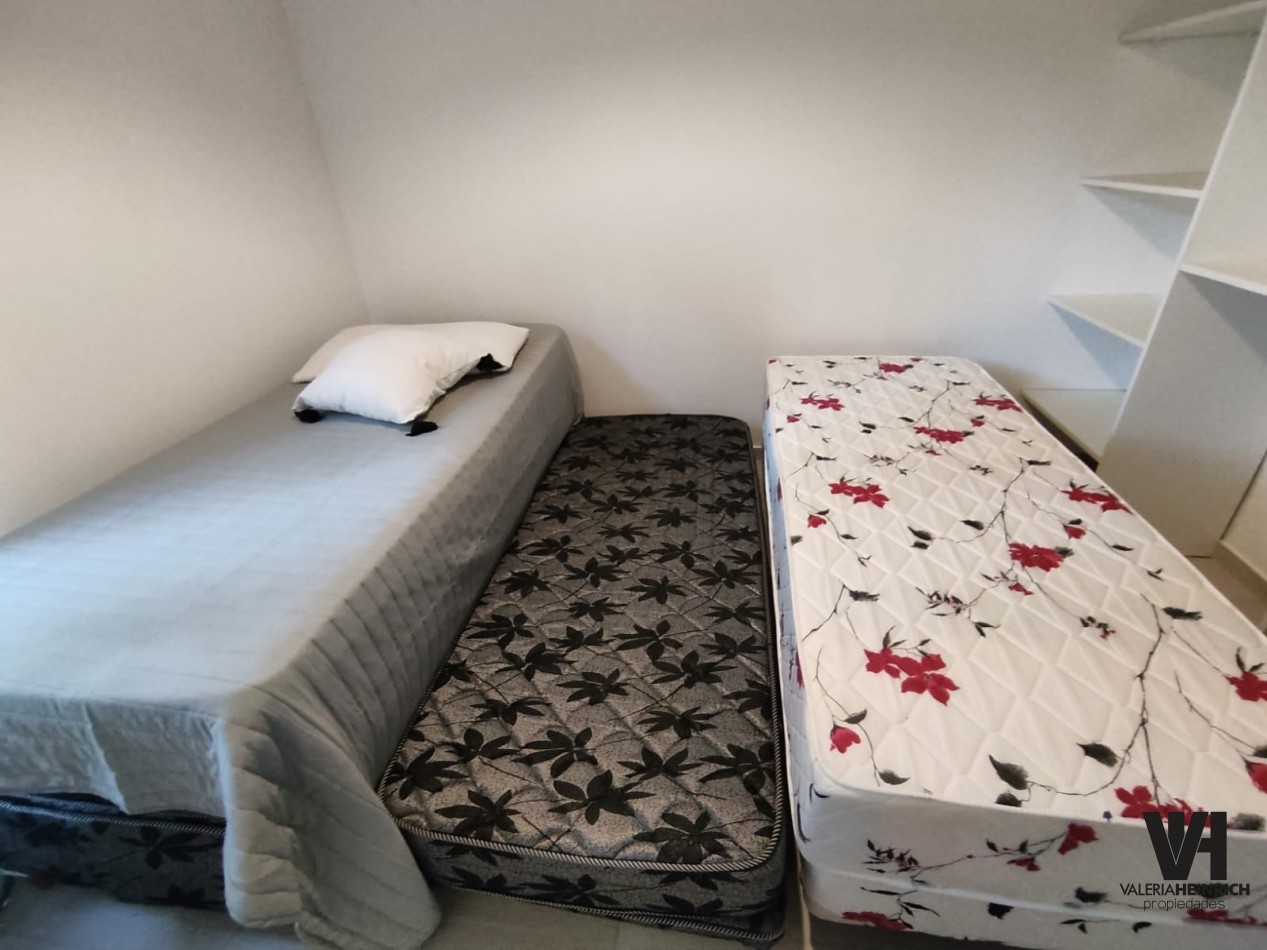 Alquiler y Venta Casa Villarobles con piscina 6 pax. 