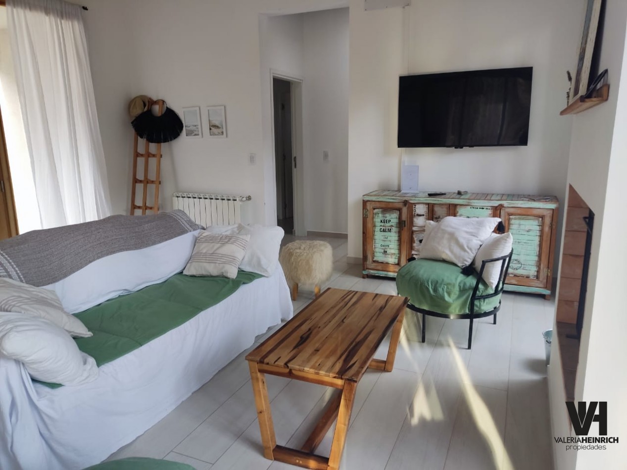 Alquiler y Venta Casa Villarobles con piscina 6 pax. 