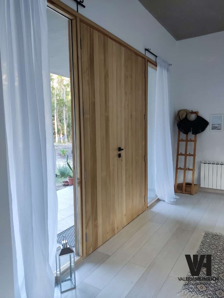 Alquiler y Venta Casa Villarobles con piscina 6 pax. 