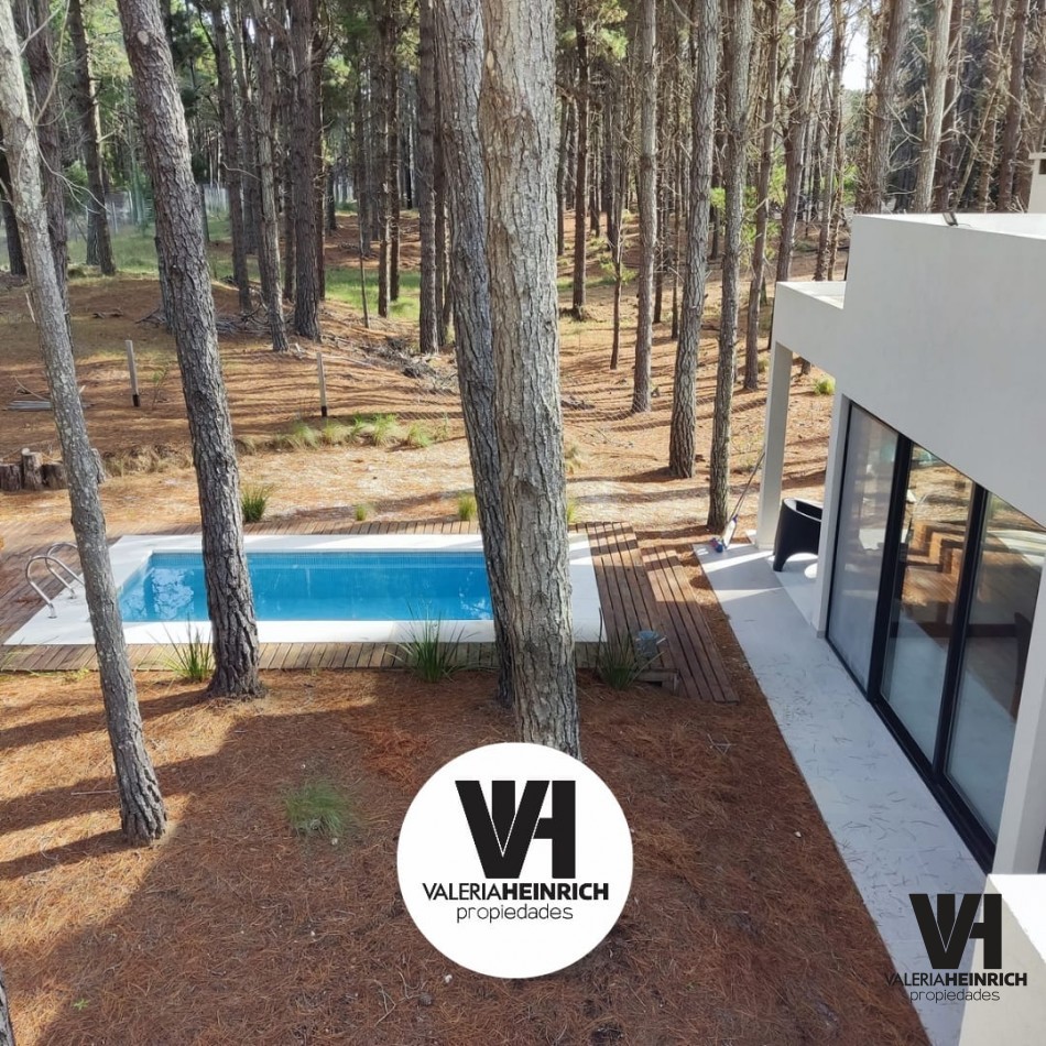 Alquiler y Venta Casa Villarobles con piscina 6 pax. 