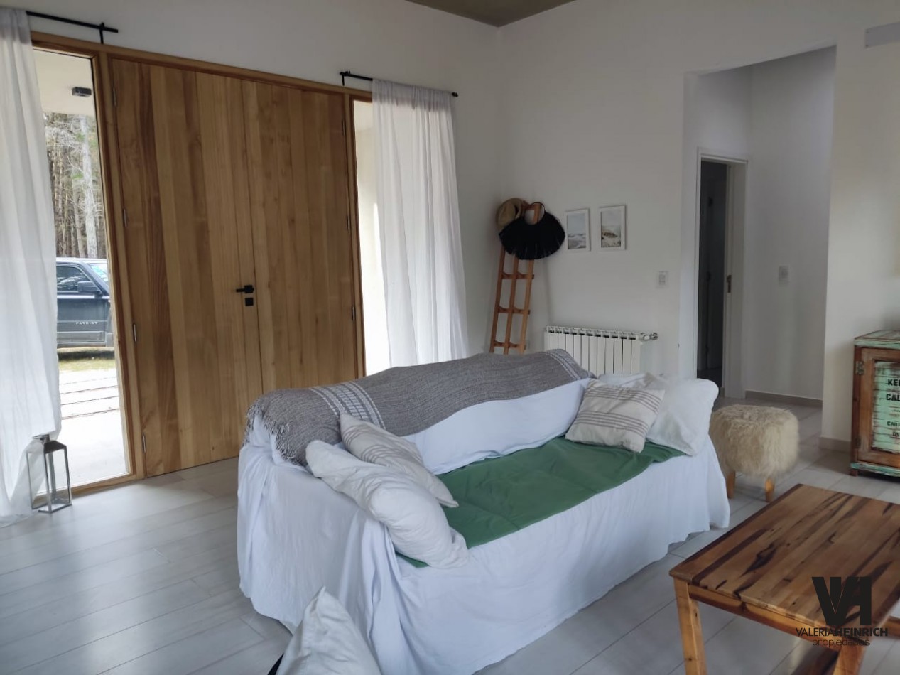 Alquiler y Venta Casa Villarobles con piscina 6 pax. 
