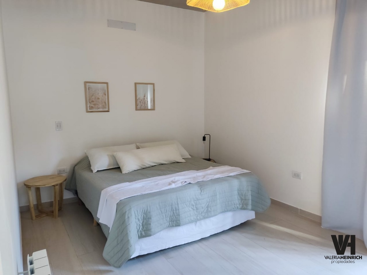 Alquiler y Venta Casa Villarobles con piscina 6 pax. 