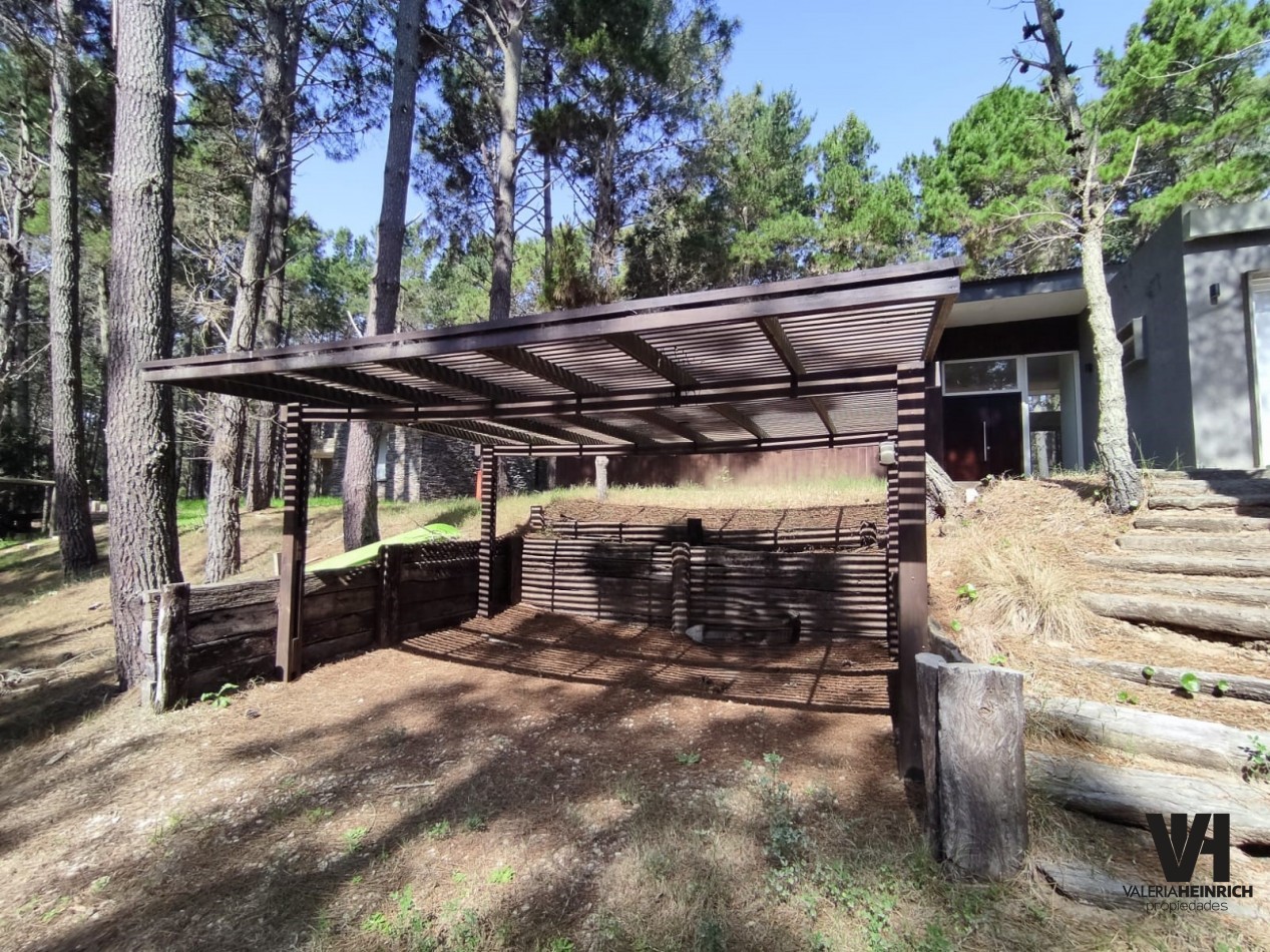 Venta casa Villarobles Pinamar  4 dorm.