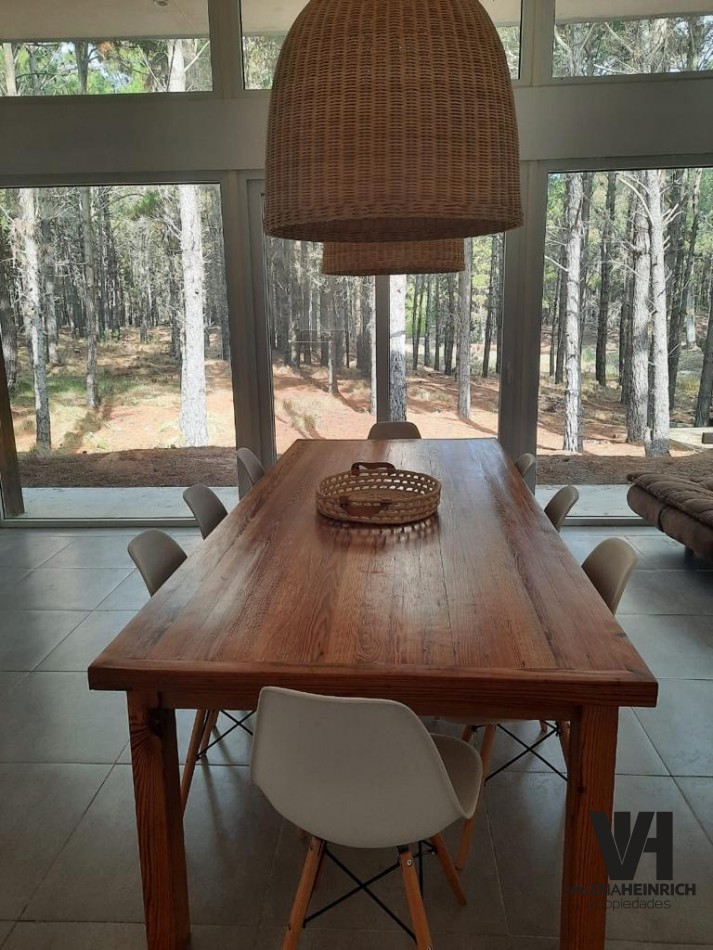 Venta casa Villarobles Pinamar  4 dorm.