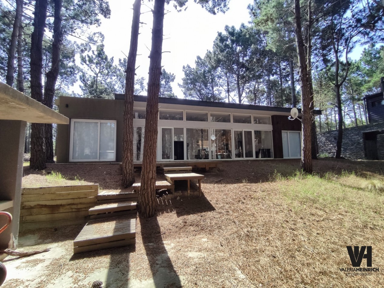 Venta casa Villarobles Pinamar  4 dorm.