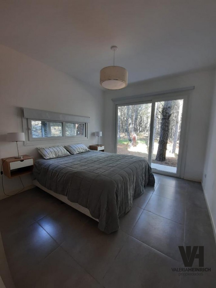 Venta casa Villarobles Pinamar  4 dorm.