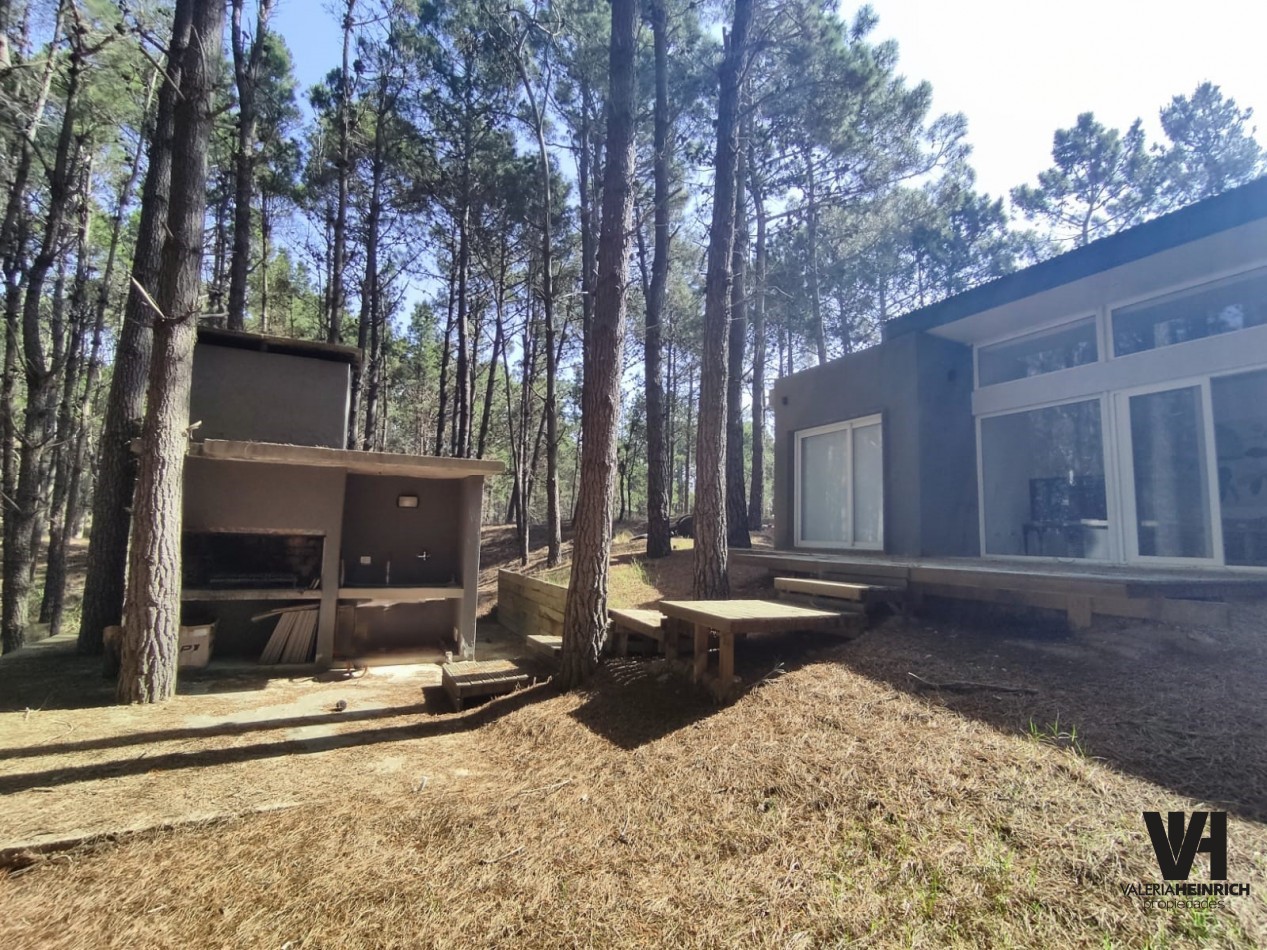 Venta casa Villarobles Pinamar  4 dorm.
