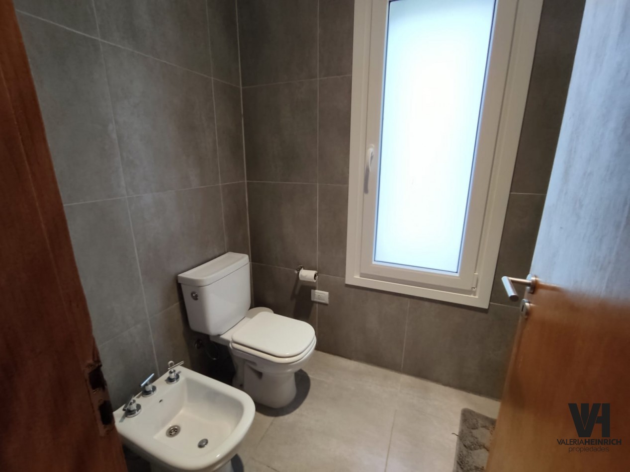 Venta casa Villarobles Pinamar  4 dorm.