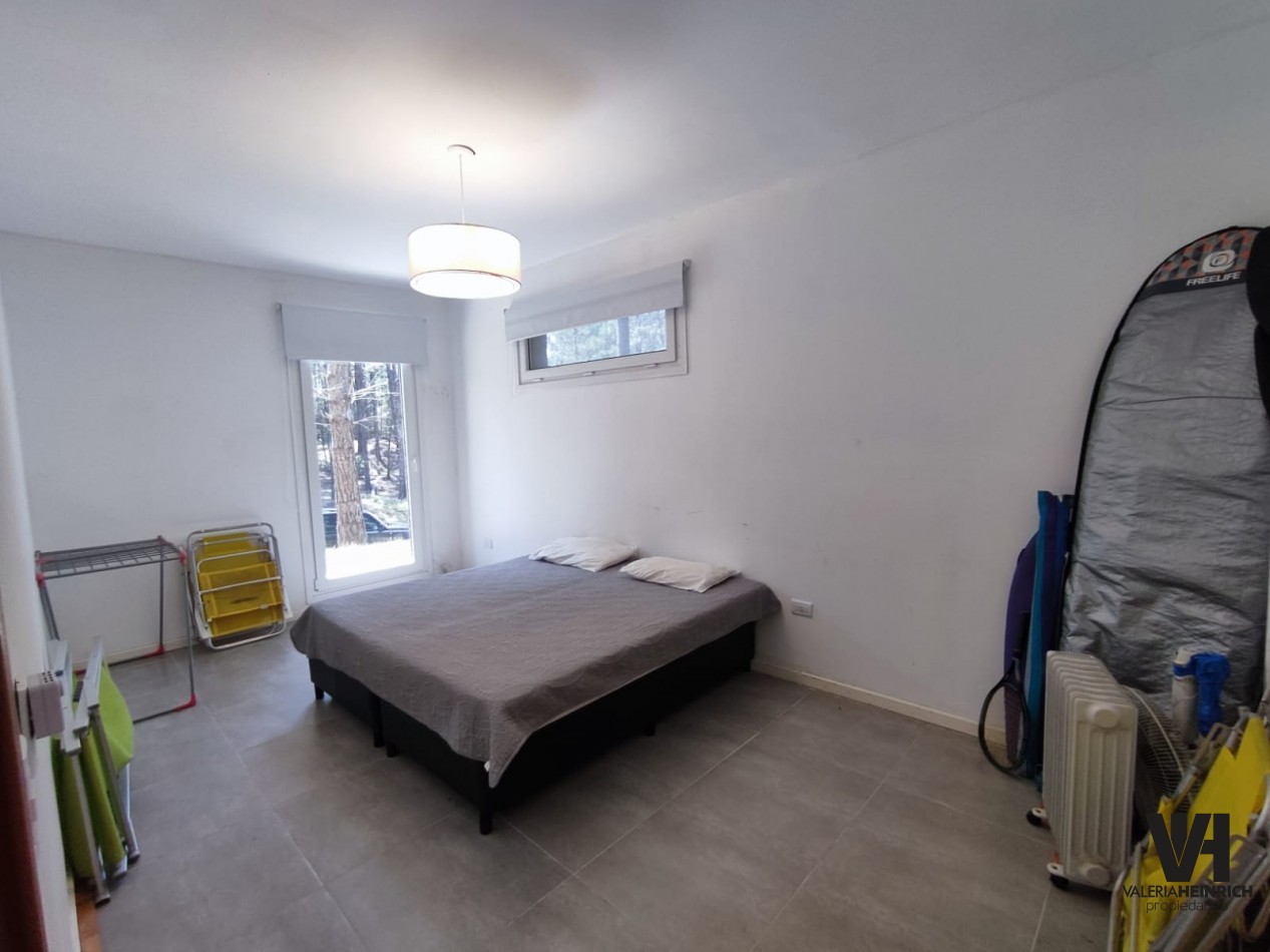 Venta casa Villarobles Pinamar  4 dorm.