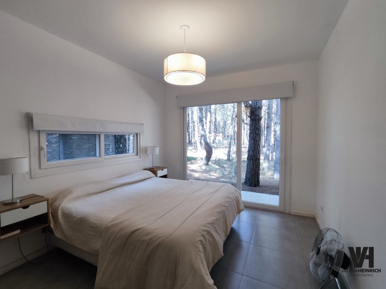 Venta casa Villarobles Pinamar  4 dorm.