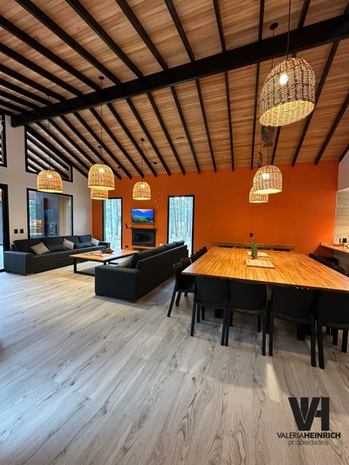 Casa Villarobles. Cerca Pinamar y Costa Esmeralda. Con salida al mar. 20 pax. ALQUILER. 6 DORM