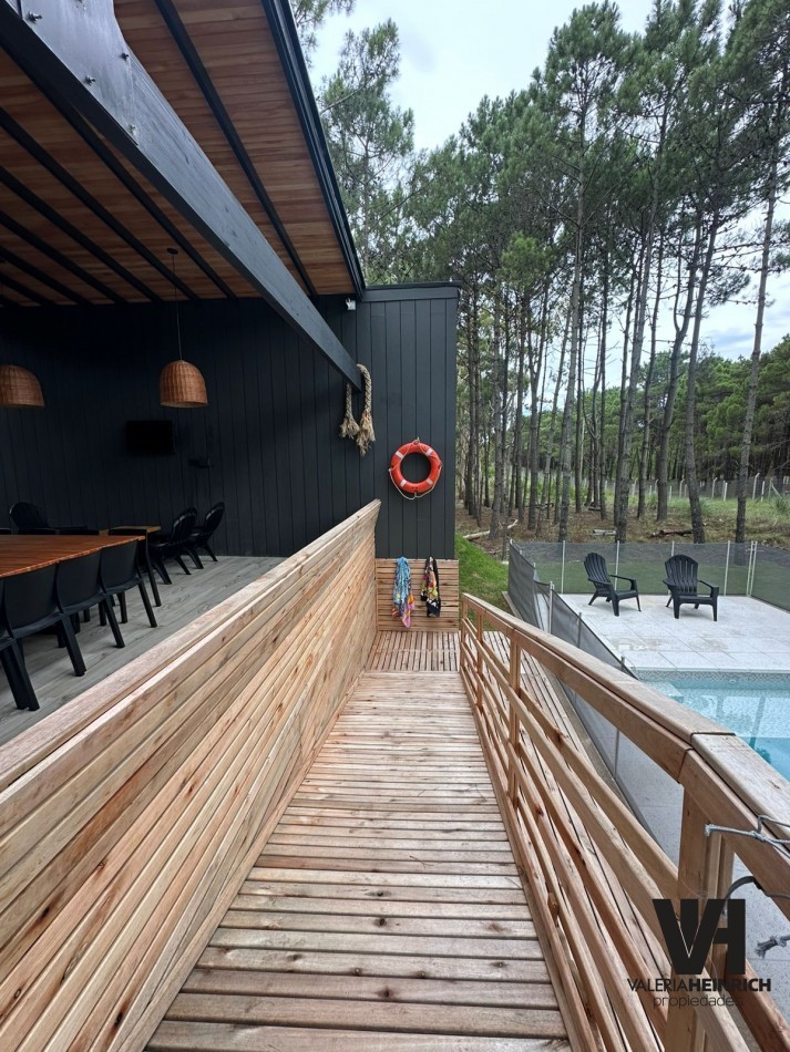 Casa Villarobles. Cerca Pinamar y Costa Esmeralda. Con salida al mar. 20 pax. ALQUILER. 6 DORM