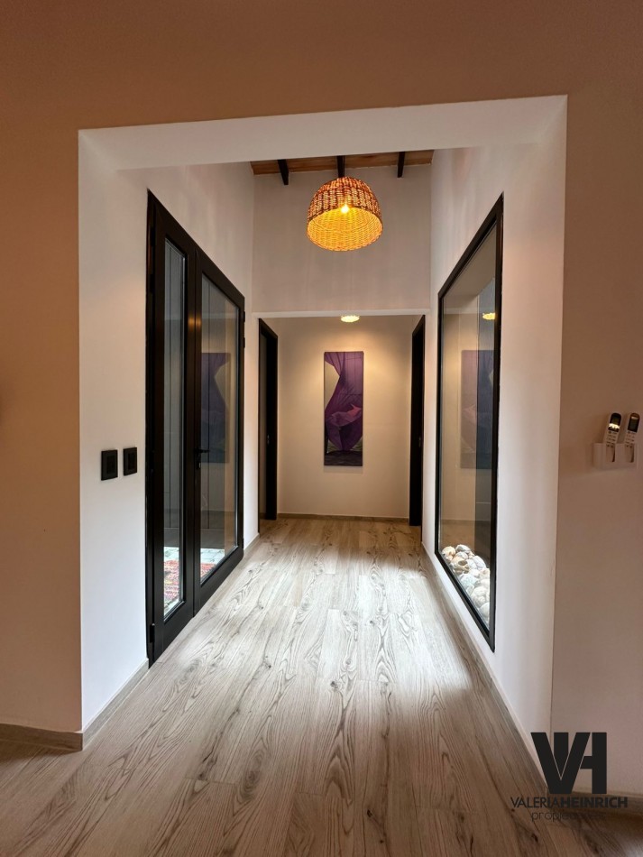 Casa Villarobles. Cerca Pinamar y Costa Esmeralda. Con salida al mar. 20 pax. ALQUILER. 6 DORM