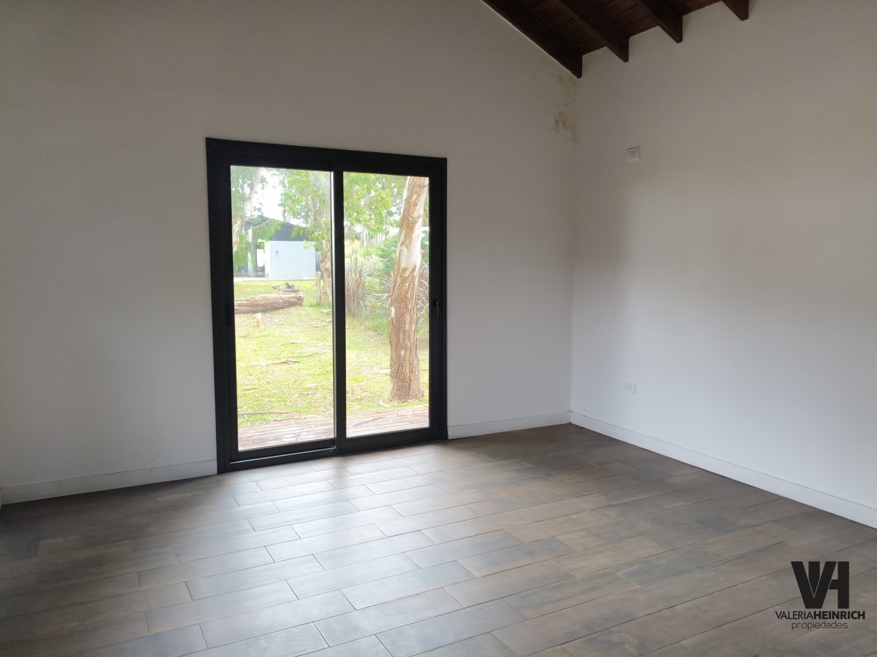 Casa en venta estilo campo costa esmeralda deportiva