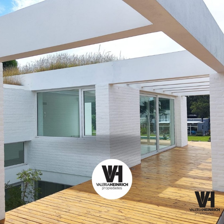CASA EN VENTA COSTA ESMERALDA SEND 3 DISEÑO 