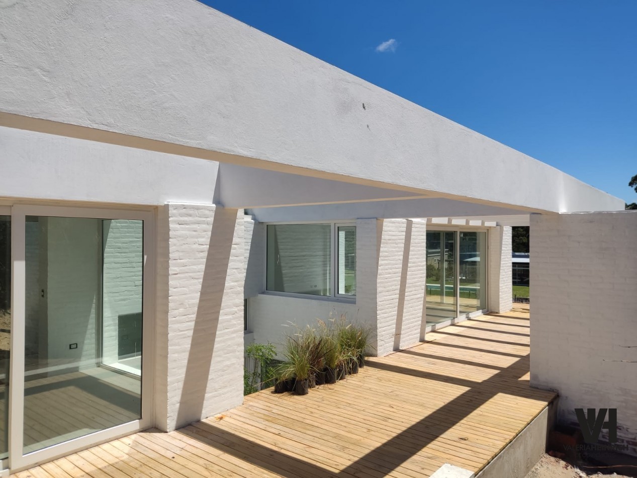 CASA EN VENTA COSTA ESMERALDA SEND 3 DISEÑO 