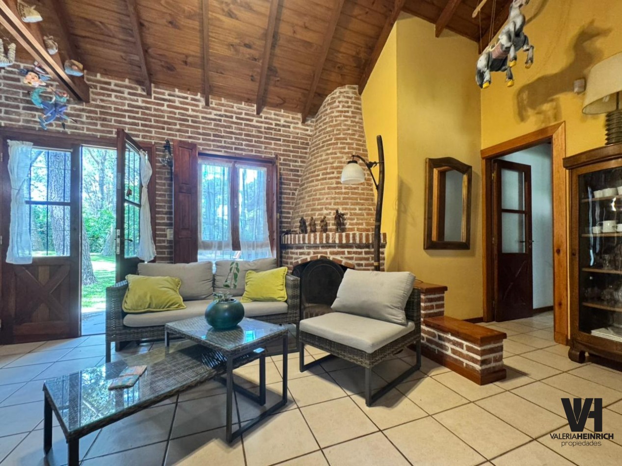 CASA EN ALQUILER PINAMAR PILETA 6 PAX