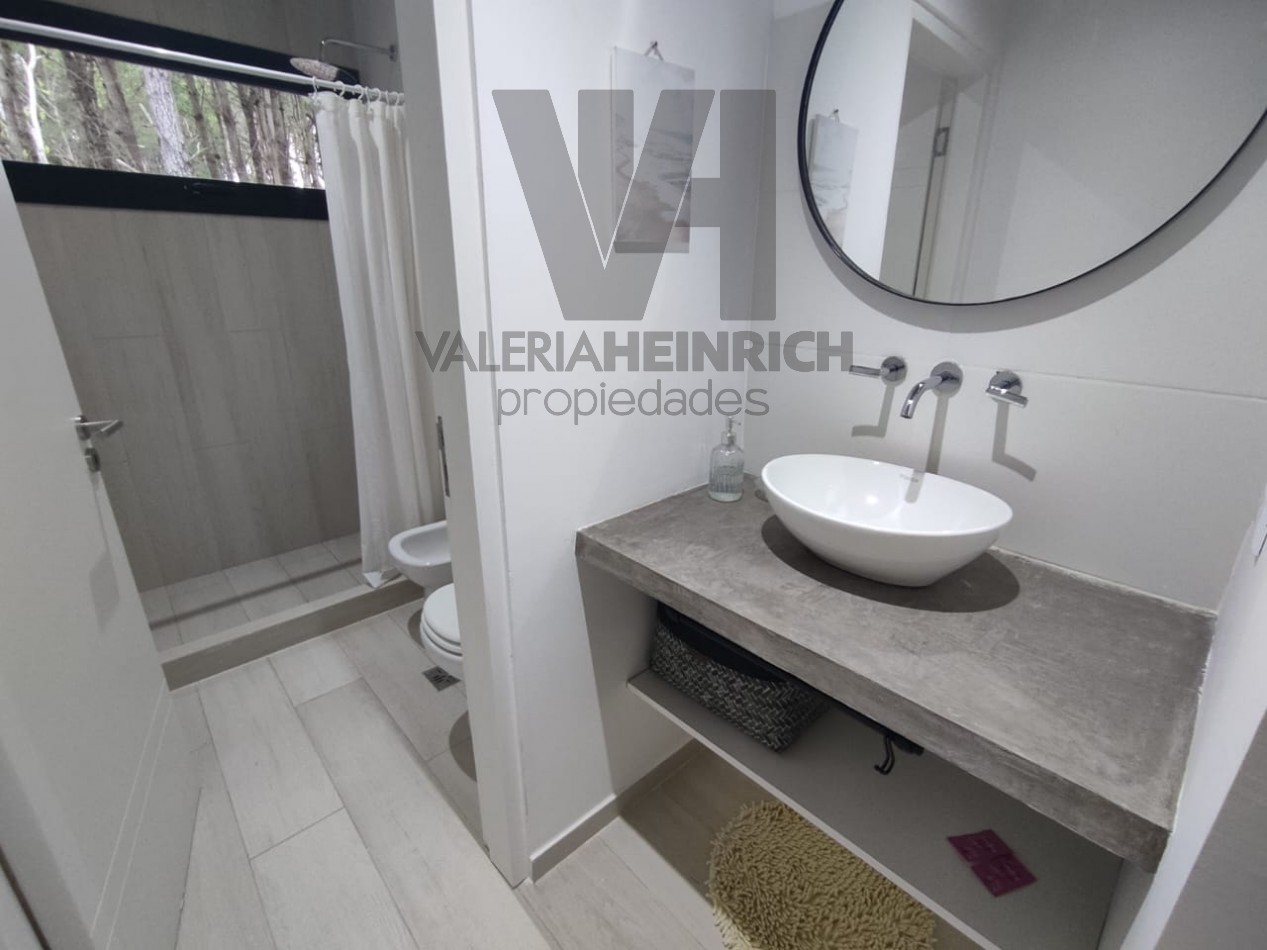 Alquiler y Venta Casa Villarobles con piscina 6 pax. 