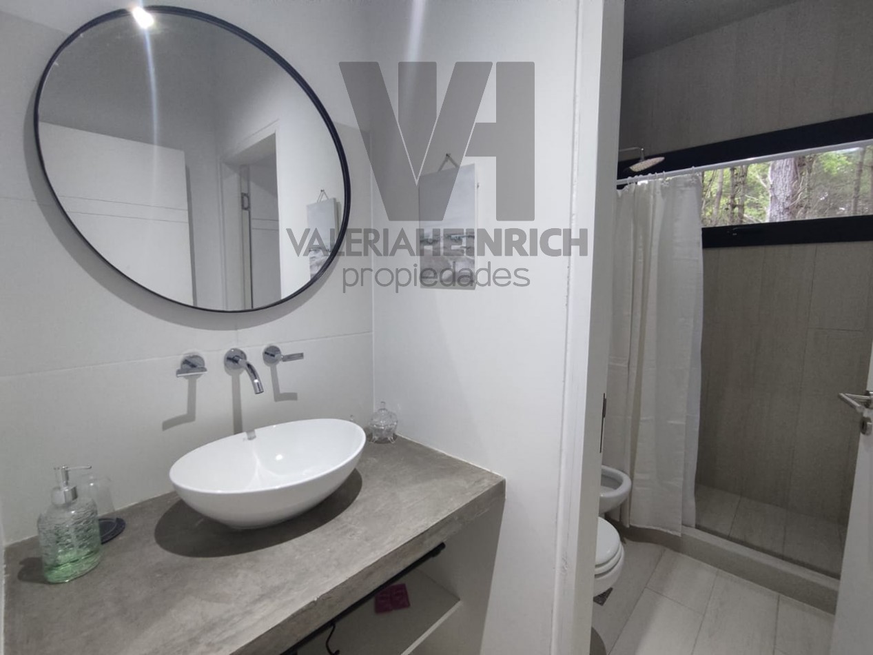 Alquiler y Venta Casa Villarobles con piscina 6 pax. 