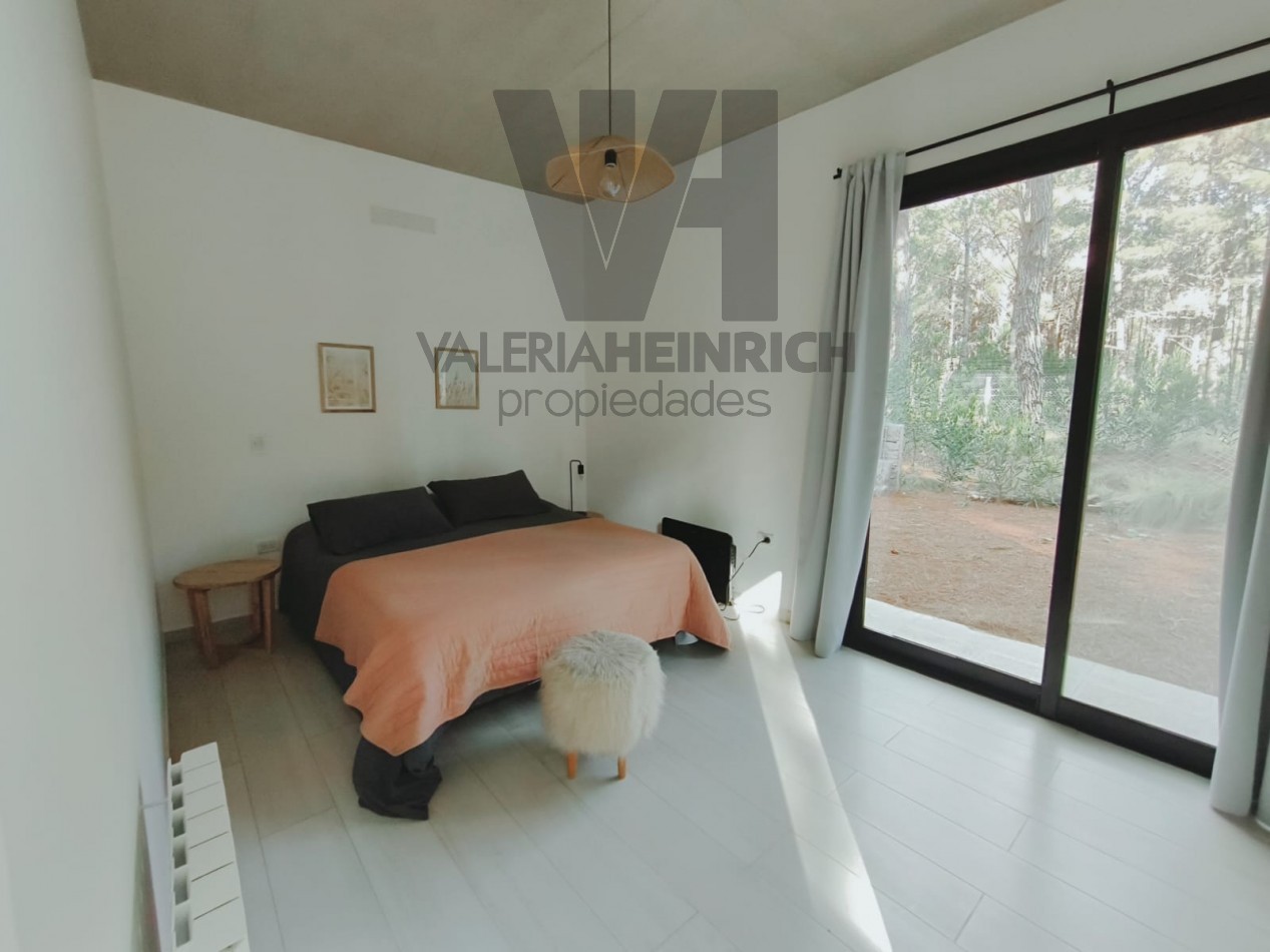 Alquiler y Venta Casa Villarobles con piscina 6 pax. 
