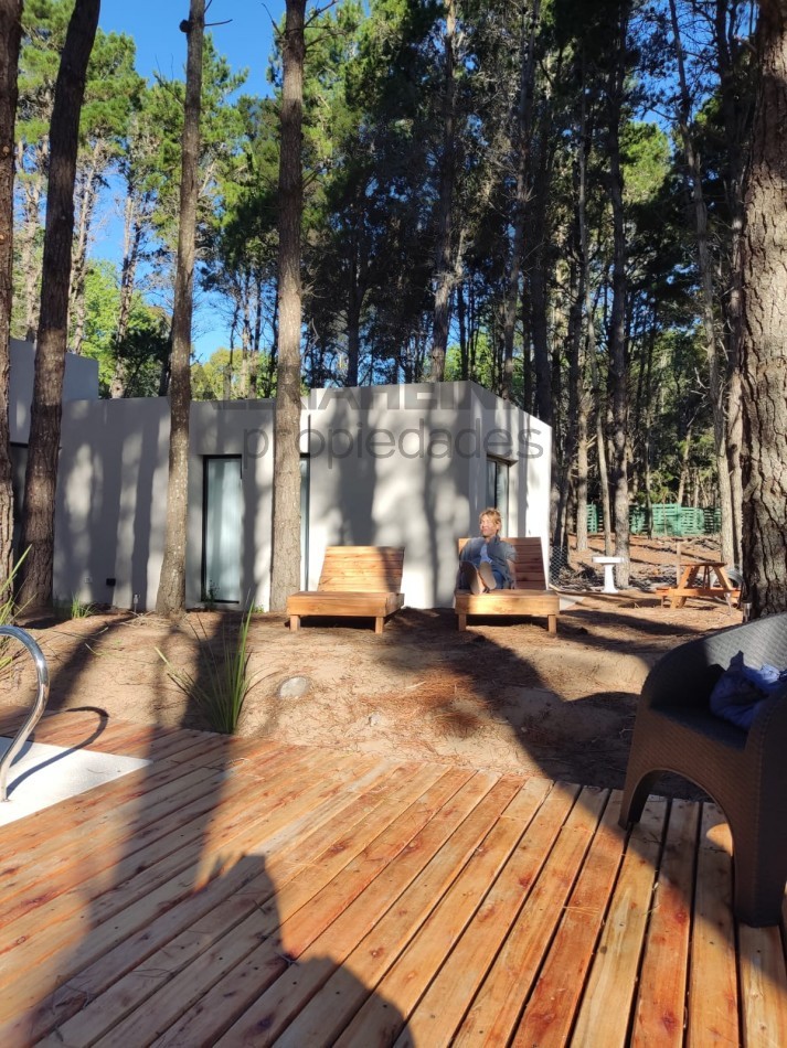 Alquiler y Venta Casa Villarobles con piscina 6 pax. 