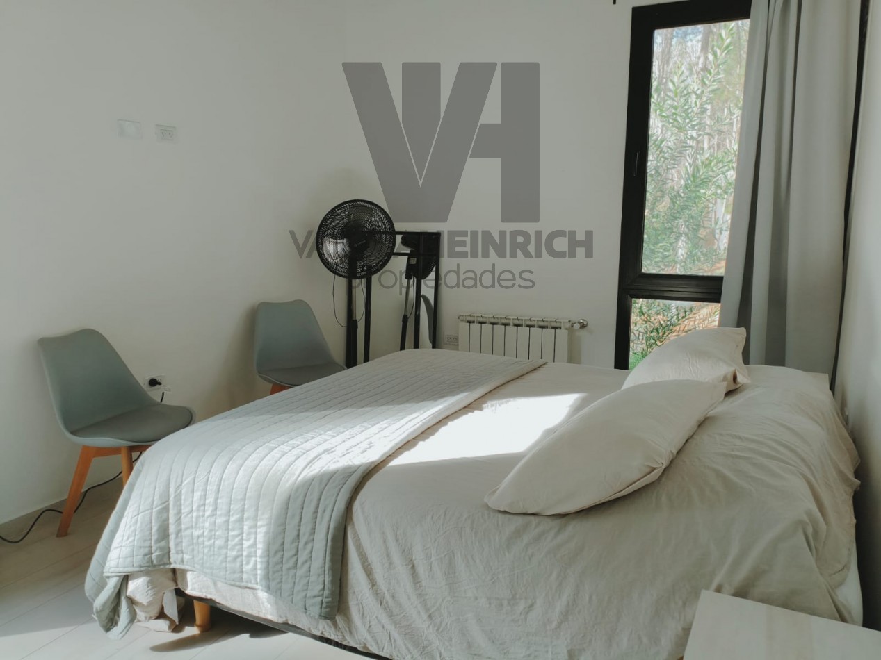 Alquiler y Venta Casa Villarobles con piscina 6 pax. 