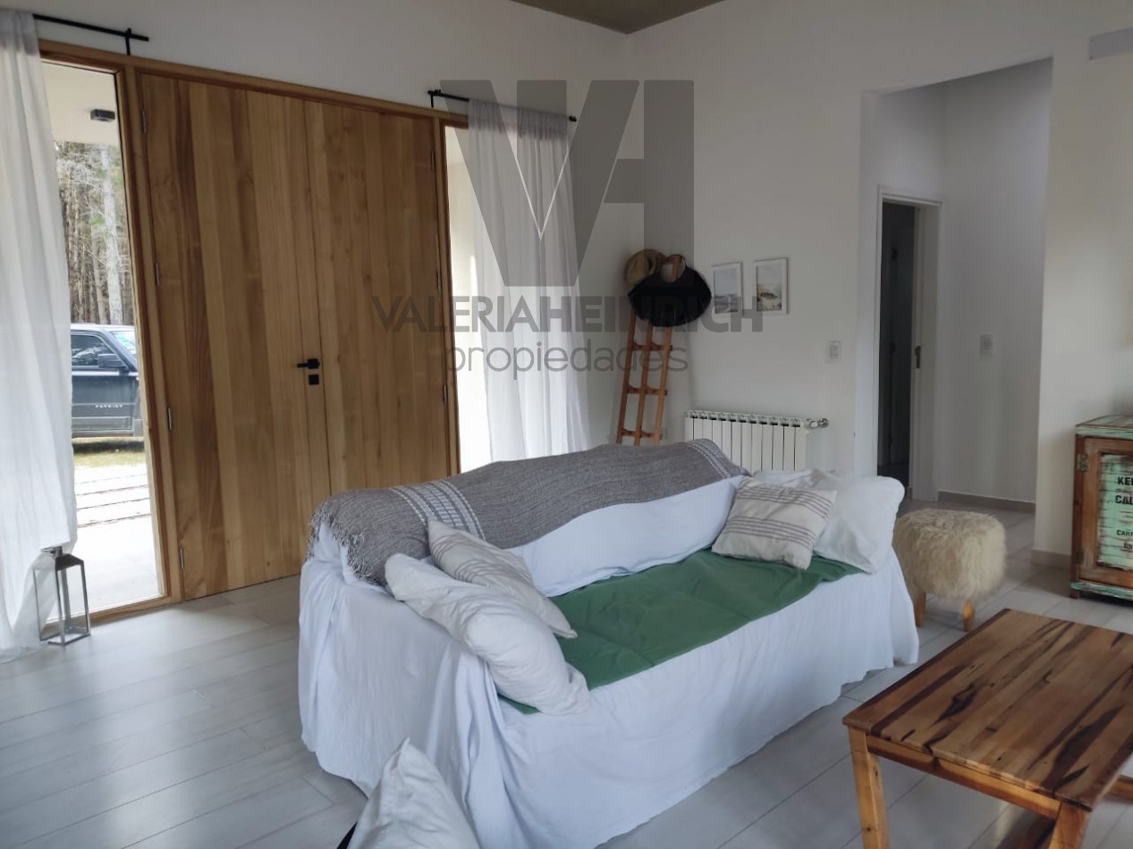 Alquiler y Venta Casa Villarobles con piscina 6 pax. 