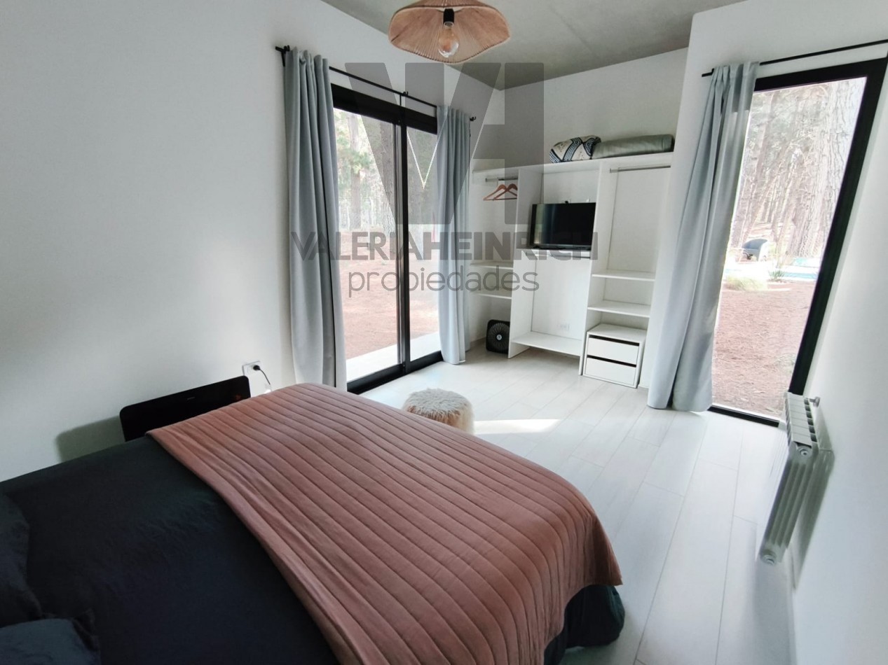 Alquiler y Venta Casa Villarobles con piscina 6 pax. 